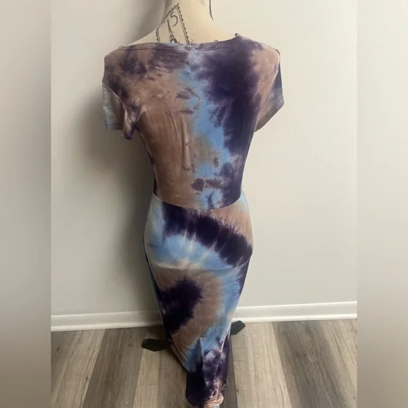 Asymmetrical Twisted Waist Tie Dye Dress! - Picture 12 of 14